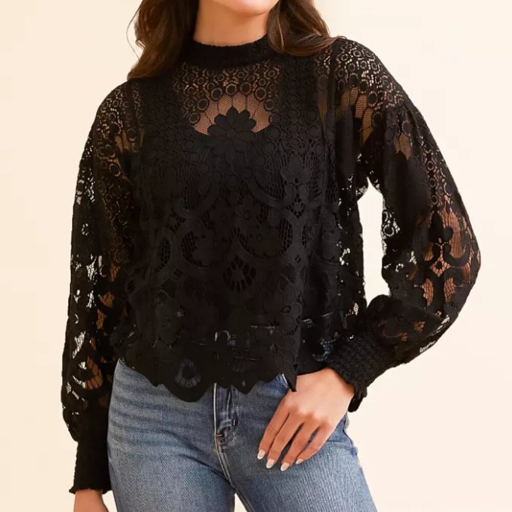 NWT Daytrip Black Floral Lace Top
